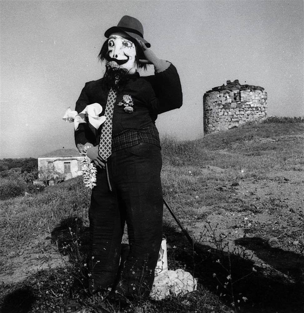 Ο ανεμόμυλος στον Άγιο Κήρυκο, στα 1970 (ΦΩΤ.: Αδαμάντιος Π. Σαλιάρης, αρχείο Π. Δ. Σαλιάρη)
