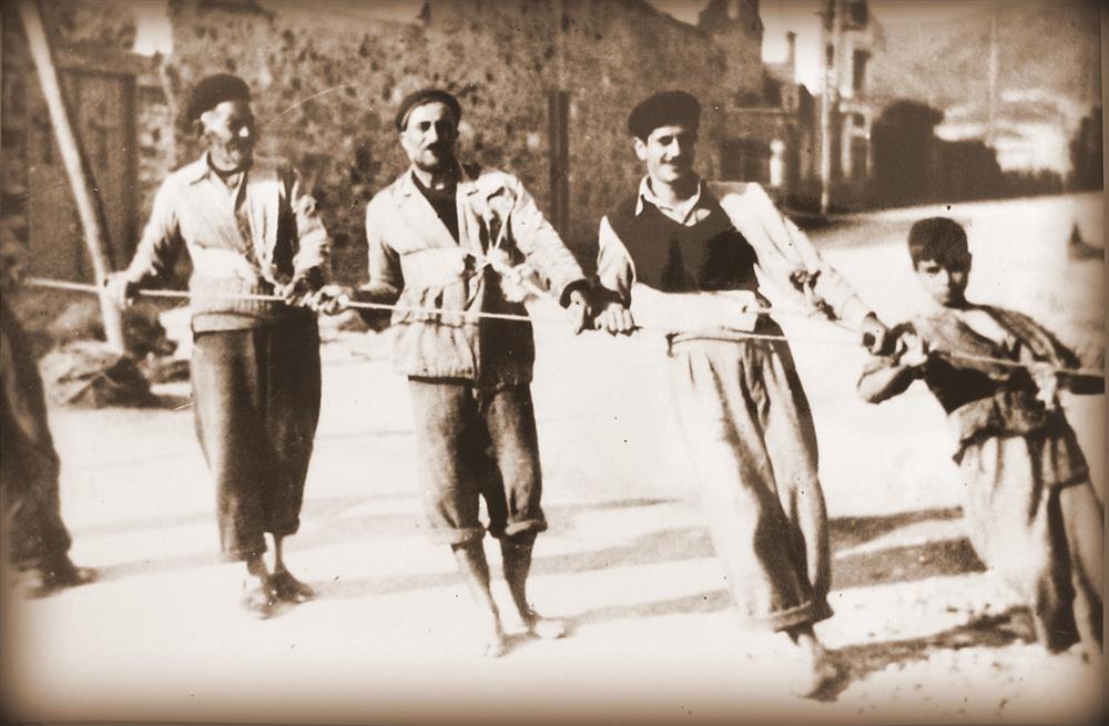 Φωτογραφία από το οικογενειακό αρχείο του ψαρά Ελισαίου Φλάμου