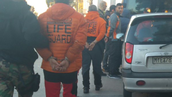 Από τη σύλληψη διασωστών στη Λέσβο επειδή επιχειρούσαν να βοηθήσουν φουσκωτό με πρόσφυγες